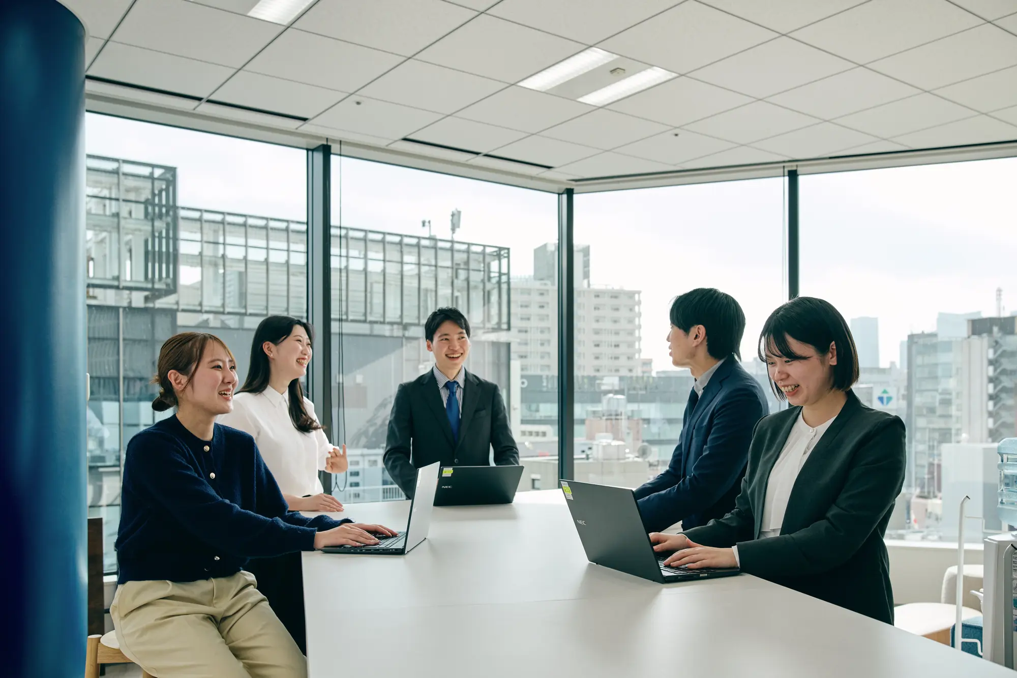 データライブの社員たち